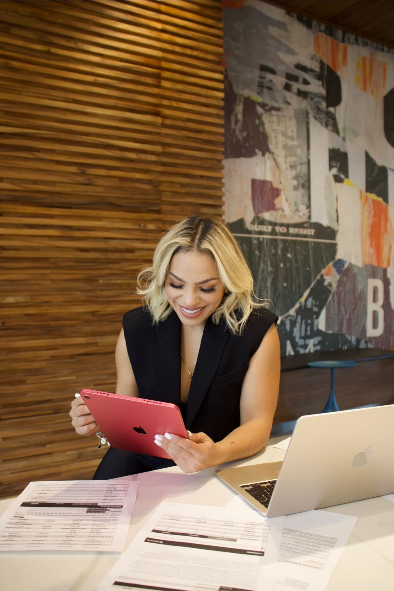 Mariana Bolivar Detail